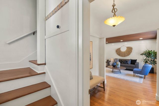 6408 Francis Avenue N, Seattle, WA 98103