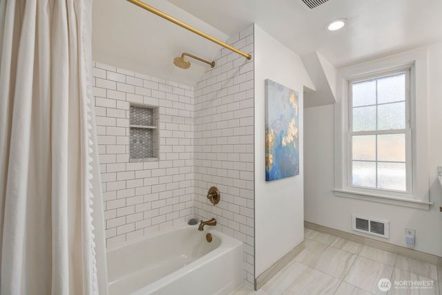 6408 Francis Avenue N, Seattle, WA 98103