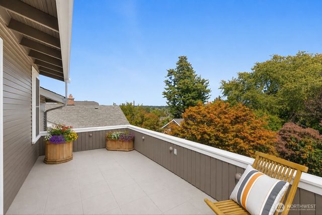 6408 Francis Avenue N, Seattle, WA 98103