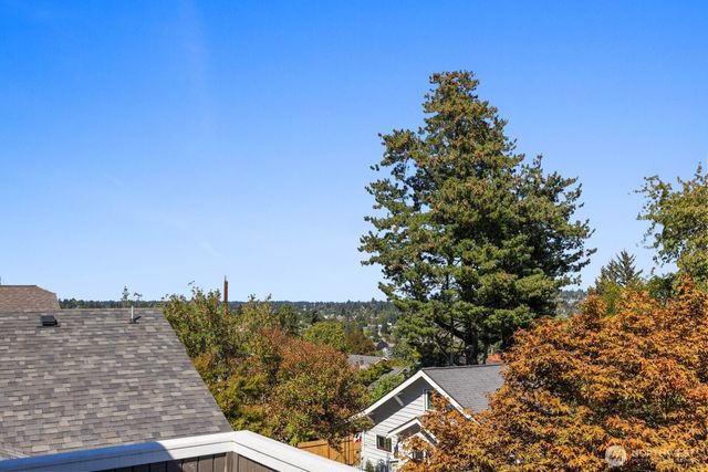 6408 Francis Avenue N, Seattle, WA 98103