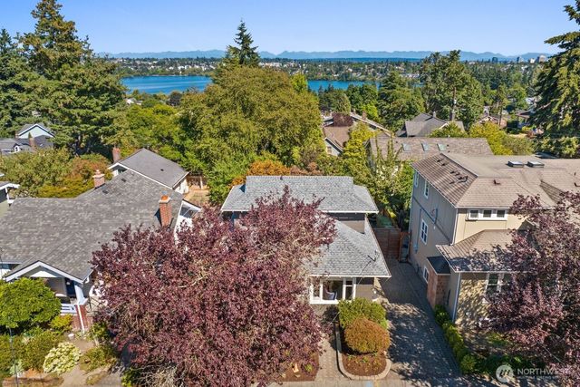 6408 Francis Avenue N, Seattle, WA 98103