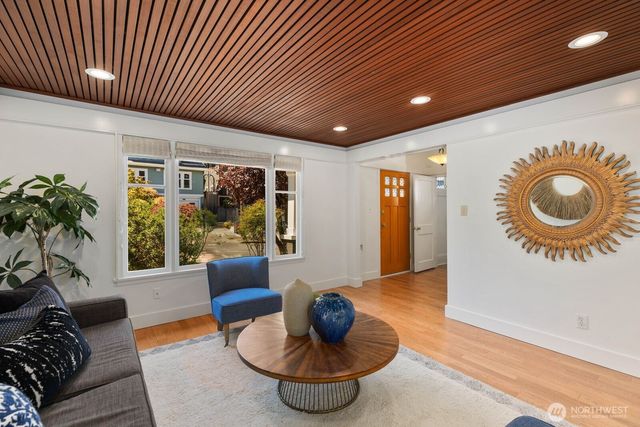 6408 Francis Avenue N, Seattle, WA 98103