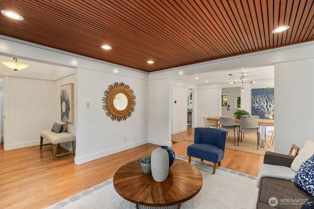 6408 Francis Avenue N, Seattle, WA 98103