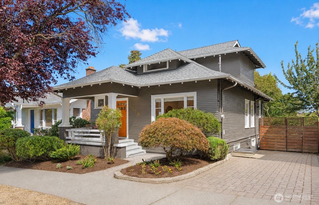 6408 Francis Avenue N, Seattle, WA 98103