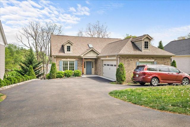 2756 Mcvitty RD, Roanoke, VA 24018