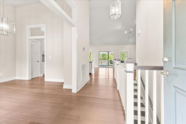 2756 Mcvitty RD, Roanoke, VA 24018