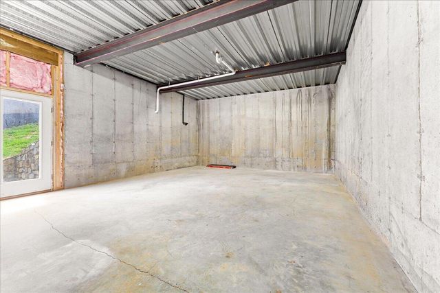 2756 Mcvitty RD, Roanoke, VA 24018
