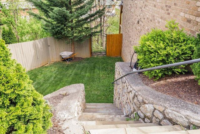 2756 Mcvitty RD, Roanoke, VA 24018