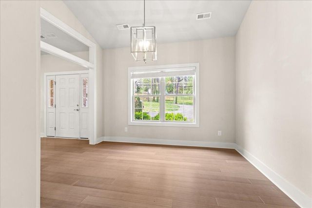 2756 Mcvitty RD, Roanoke, VA 24018