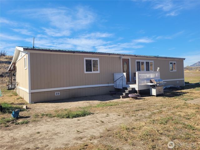 20 Round Up Road, Oroville, WA 98844