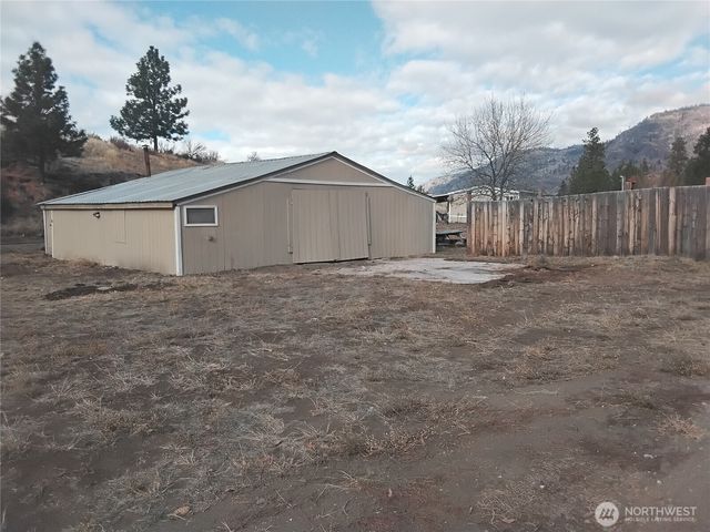 20 Round Up Road, Oroville, WA 98844