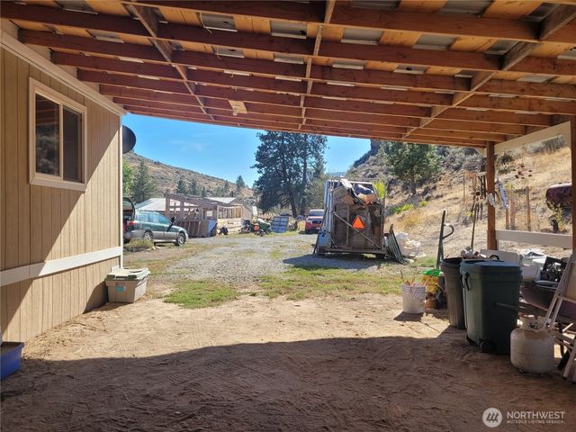 20 Round Up Road, Oroville, WA 98844