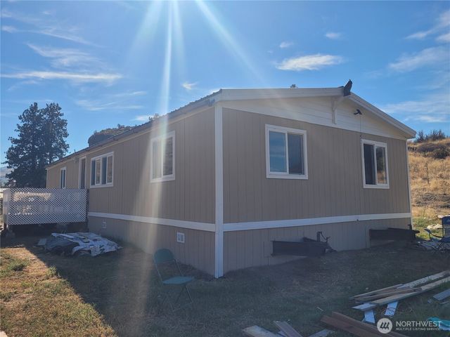 20 Round Up Road, Oroville, WA 98844