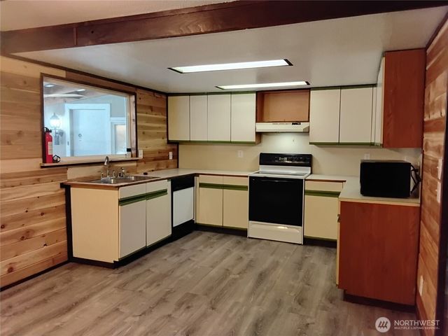 20 Round Up Road, Oroville, WA 98844