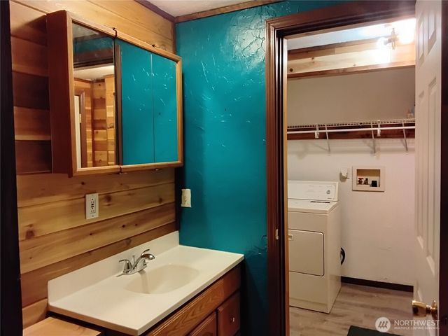 20 Round Up Road, Oroville, WA 98844