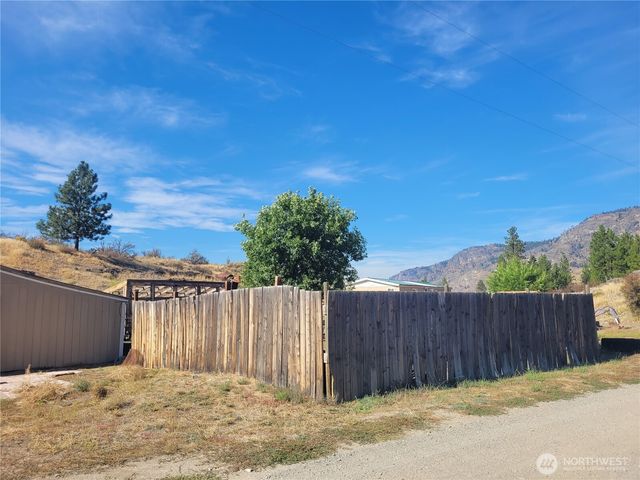 20 Round Up Road, Oroville, WA 98844