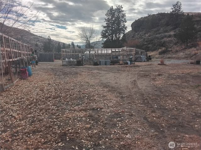 20 Round Up Road, Oroville, WA 98844