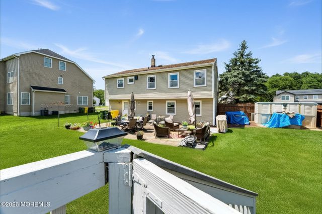 209 Hearth Court W, Lakewood, NJ 08701