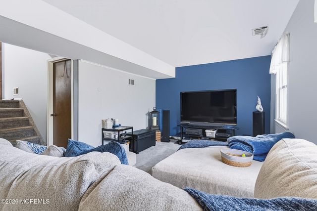 209 Hearth Court W, Lakewood, NJ 08701