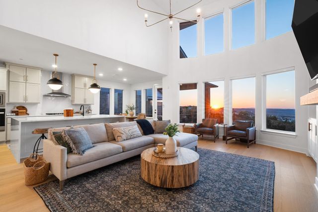 6220 Sontag DR, Austin, TX 78738
