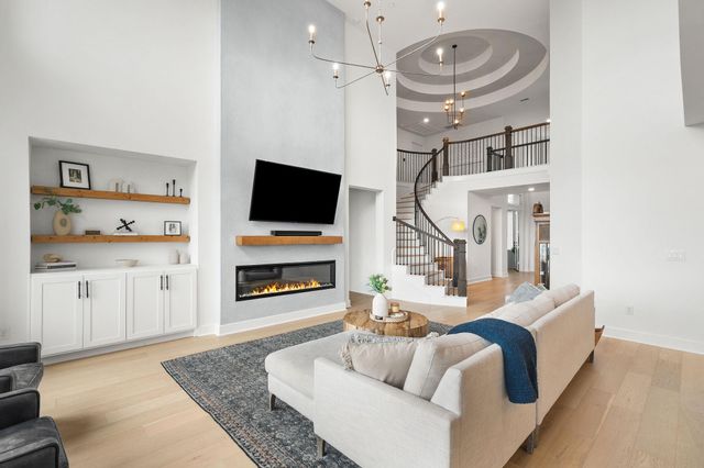 6220 Sontag DR, Austin, TX 78738