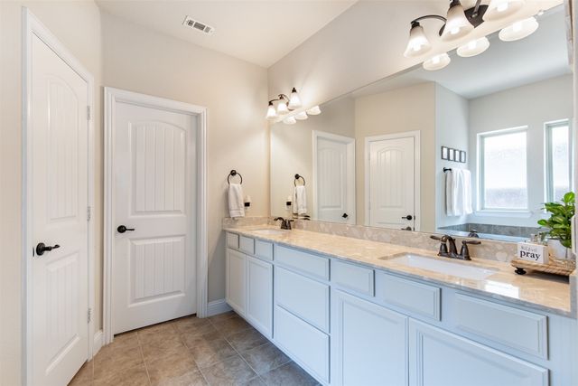 717 Rio Concho Trail, Mckinney, TX 75071