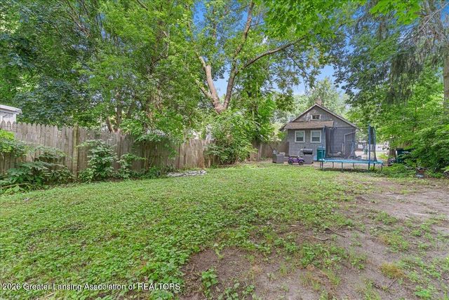 216 Denver Avenue, Lansing, MI 48910