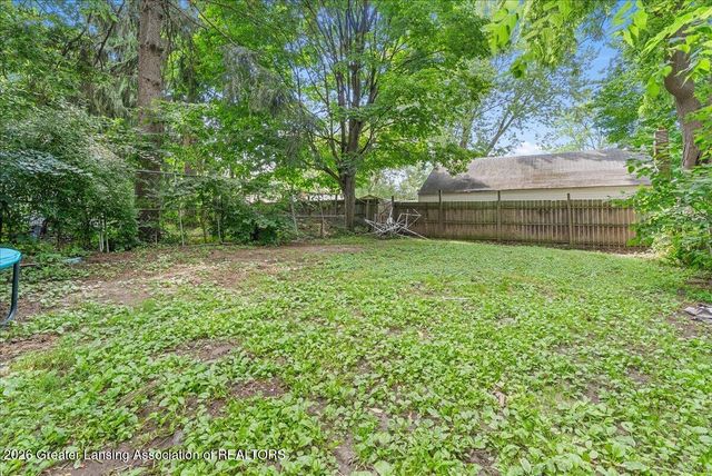 216 Denver Avenue, Lansing, MI 48910