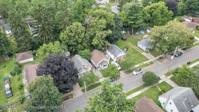 216 Denver Avenue, Lansing, MI 48910
