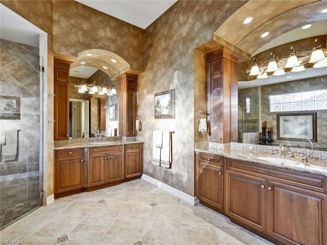9113 Terrabella CT, Naples, FL 34109