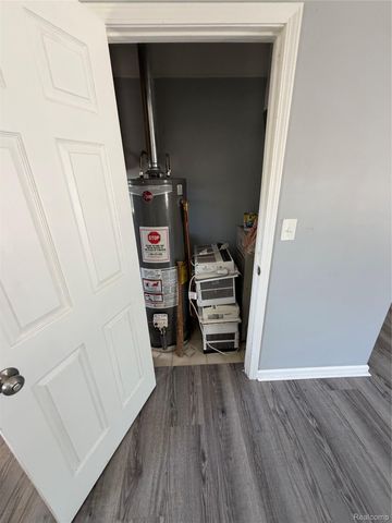 5924 Katherine Street, Taylor, MI 48180