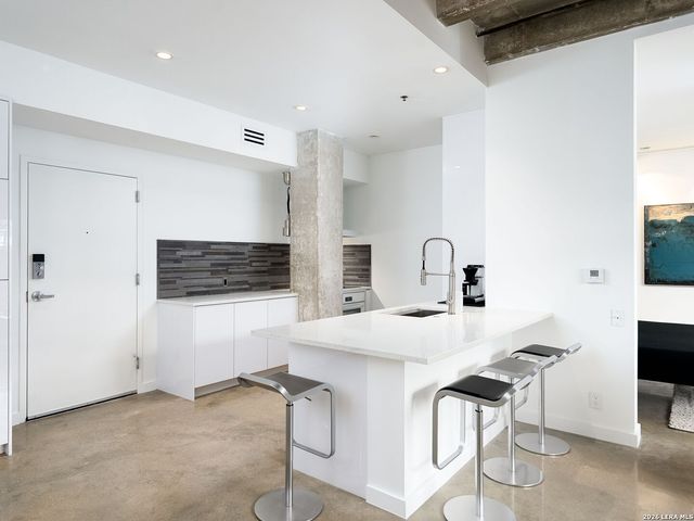 1115 S Alamo St Unit 2102, San Antonio, TX 78210