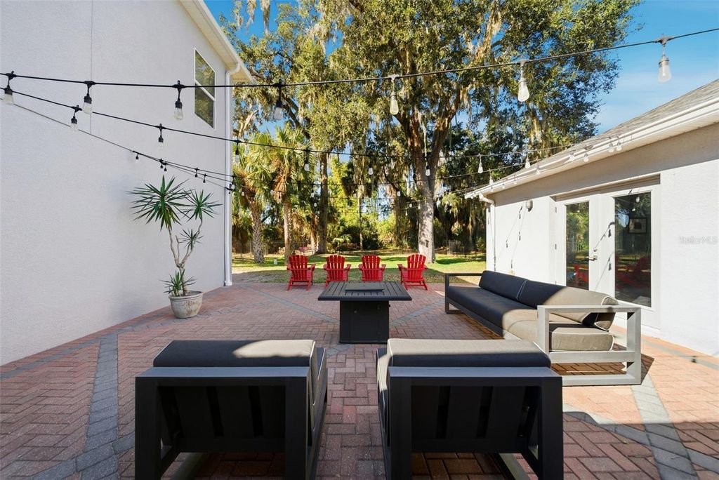 Image 2 of property listing at 2304 INDIAN MOUND TRAIL, Kissimmee, FL 34746