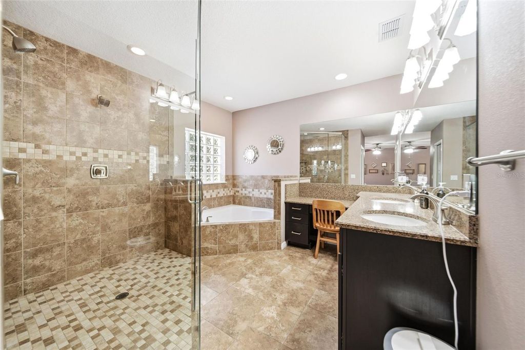 Image 12 of property listing at 2304 INDIAN MOUND TRAIL, Kissimmee, FL 34746