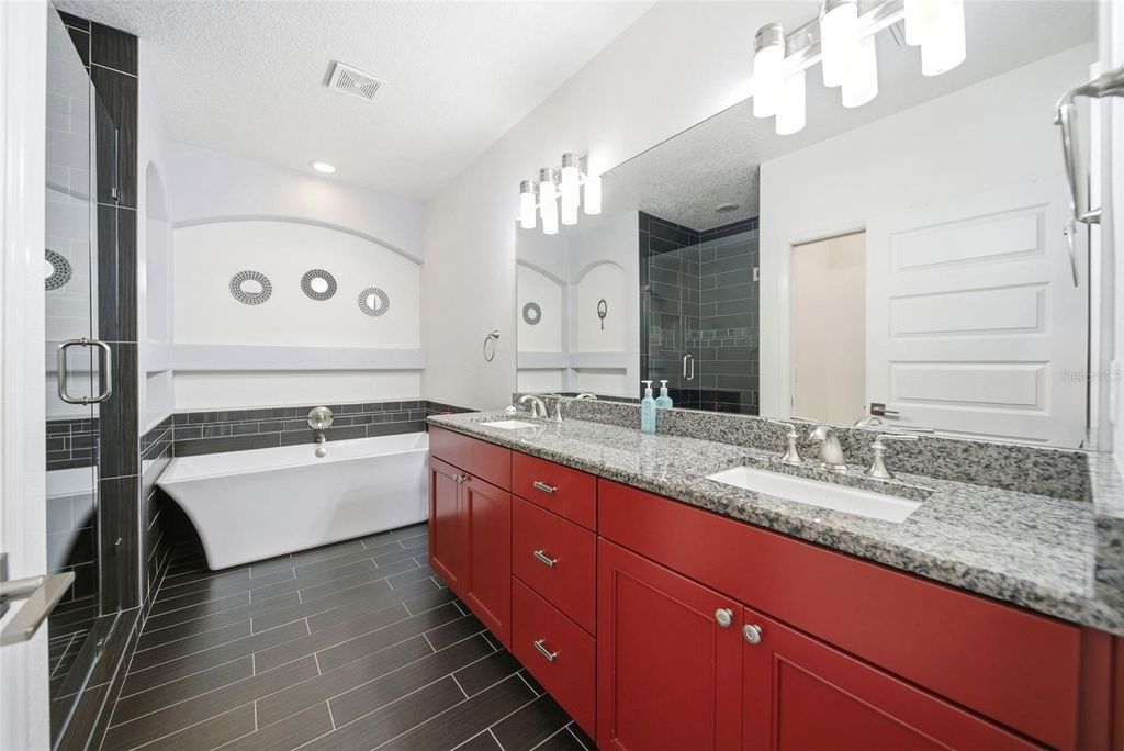 Image 20 of property listing at 2304 INDIAN MOUND TRAIL, Kissimmee, FL 34746