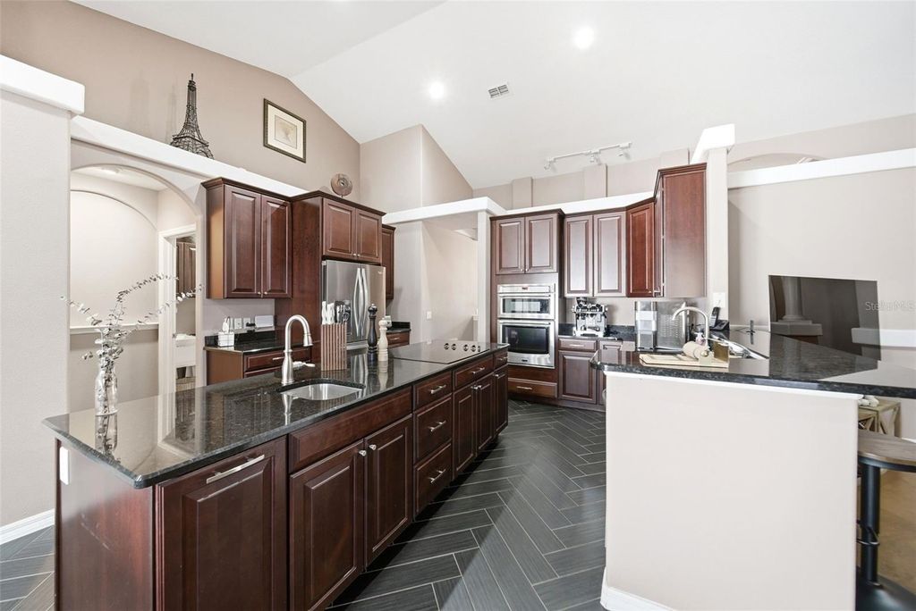 Image 5 of property listing at 2304 INDIAN MOUND TRAIL, Kissimmee, FL 34746