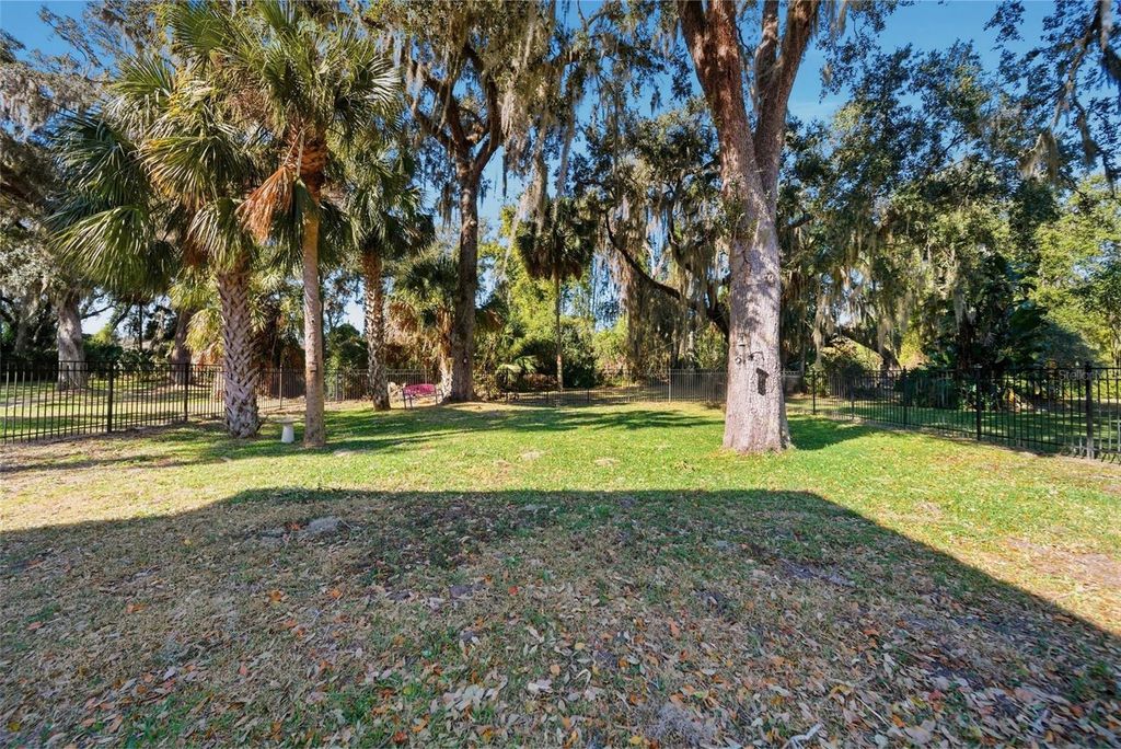 Image 7 of property listing at 2304 INDIAN MOUND TRAIL, Kissimmee, FL 34746
