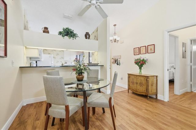 2906 OAK LANE, Bradenton, FL 34209