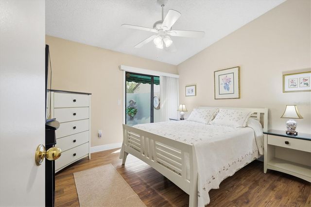 2906 OAK LANE, Bradenton, FL 34209