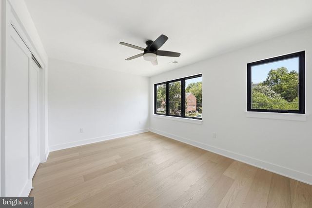 844 N BURLINGTON ST, Arlington, VA 22203