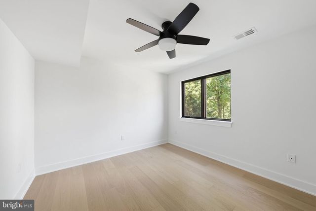 844 N BURLINGTON ST, Arlington, VA 22203