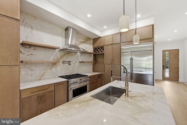 844 N BURLINGTON ST, Arlington, VA 22203