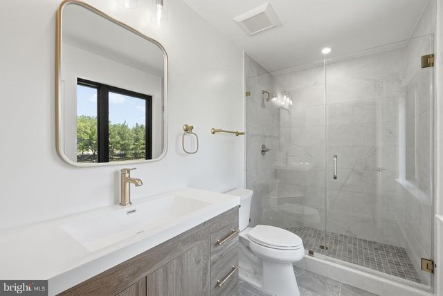 844 N BURLINGTON ST, Arlington, VA 22203