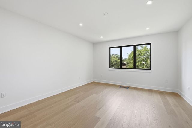844 N BURLINGTON ST, Arlington, VA 22203
