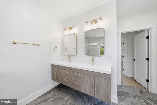 844 N BURLINGTON ST, Arlington, VA 22203
