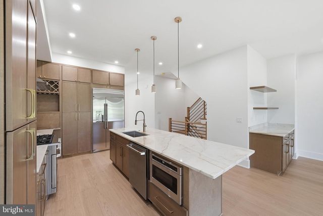 844 N BURLINGTON ST, Arlington, VA 22203