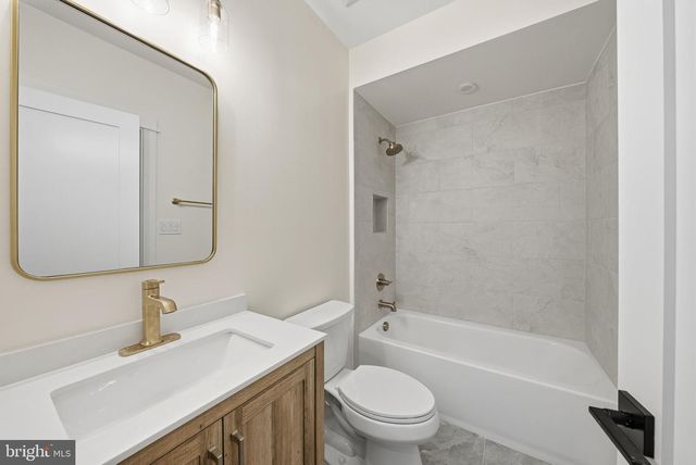 844 N BURLINGTON ST, Arlington, VA 22203