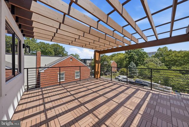 844 N BURLINGTON ST, Arlington, VA 22203