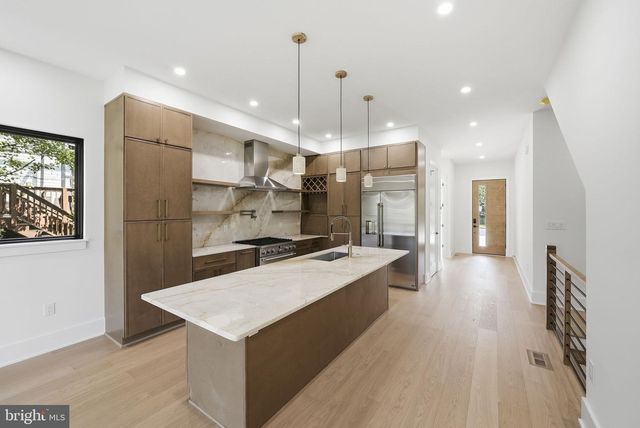 844 N BURLINGTON ST, Arlington, VA 22203