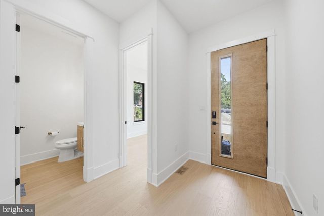 844 N BURLINGTON ST, Arlington, VA 22203